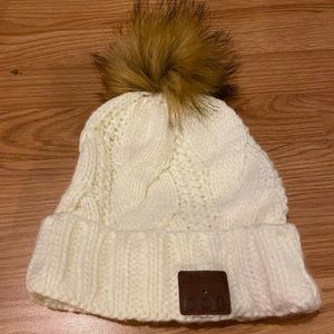 Wireless Stereo Fur PomPom Hat